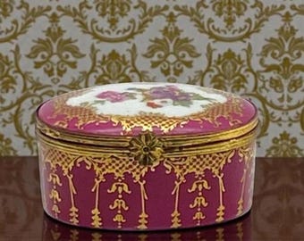 SA Limoges (France) Oval Porcelain Hinged Trinket Box, Hand Painted