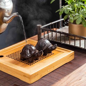 China Yixing Zisha Handmade Tea Pet Cute Turtle Decoration，can spray water，Can be used as home office decorations, can also play with