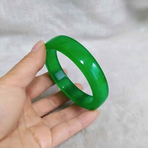 Beautiful  Inside diameter 62mm Green Jade bangle E2803