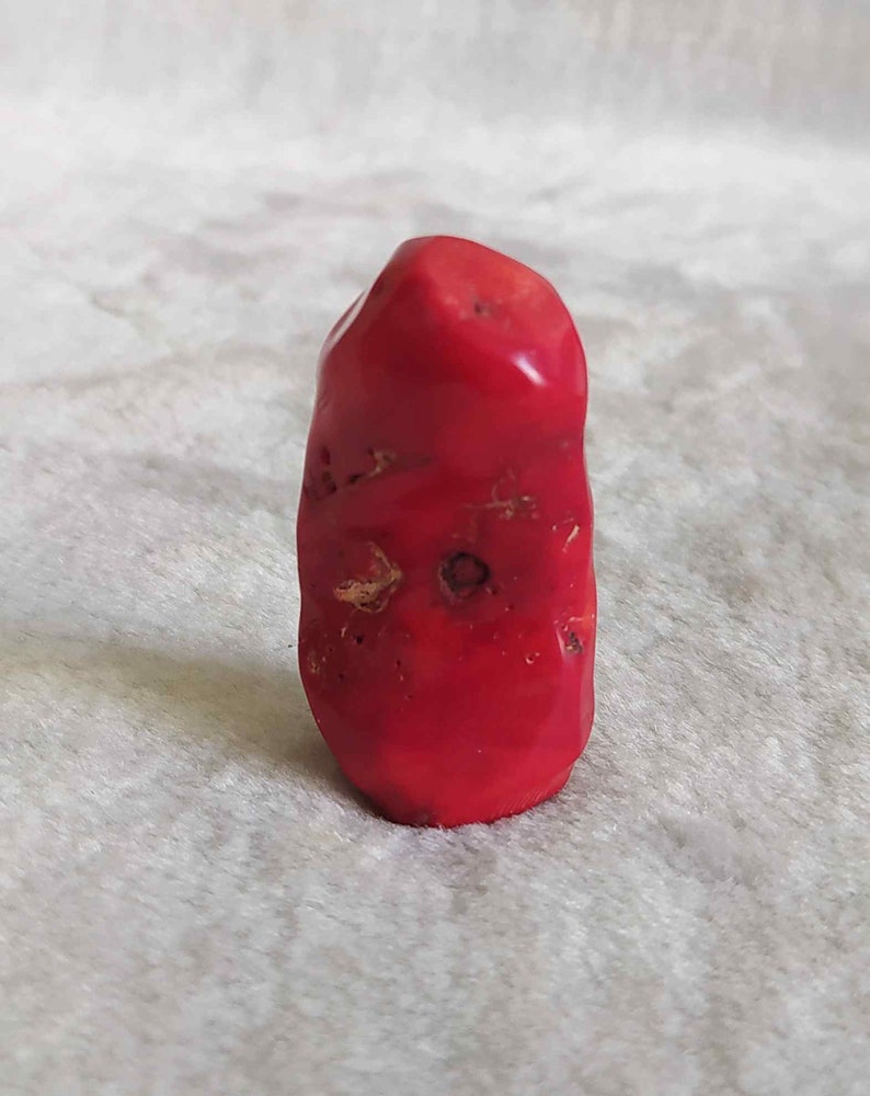 Fine Chinese coral hand carved Kwan-yin statue Smiling Buddha statue E2615