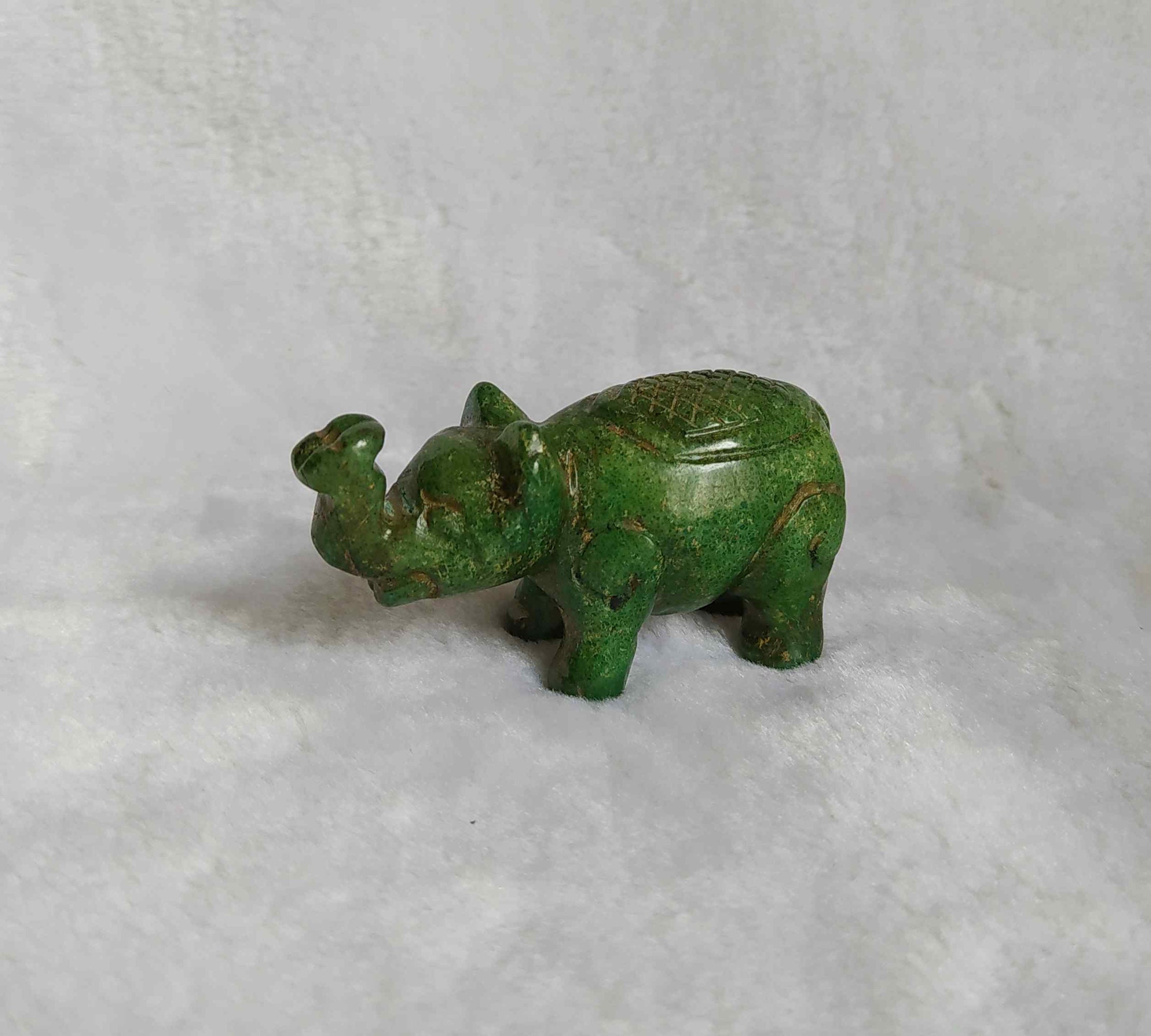jade elephant figurines