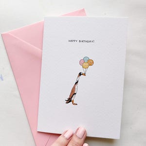 Tarjeta de felicitación de cumpleaños con diseño de pato corredor, impresa en papel de acuarela, tarjeta de felicitación con sombrero de cumpleaños de pato.