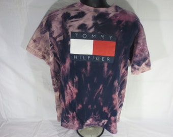 Vintage - Tommy Hilfiger - Big Flag Logo - Acid Wash t-shirt - Size Large