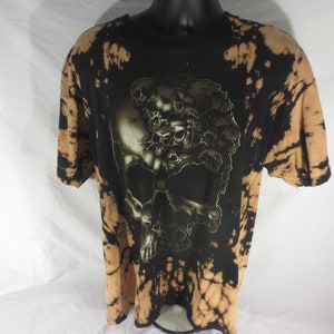 Acid Wash -Tennessee River - Skull Pile T-shirt - Size Extra Large