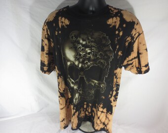 Acid Wash -Tennessee River - Skull Pile T-shirt - Size Extra Large