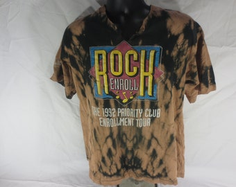 Vintage - Fruit of Loom - Made in USA - Rock Enroll Tour t-shirt - Single Stitch - Size Extra Large