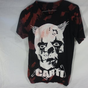 Acid Wash - Red Tie Dye Splatter - Playboi Carti - Carti Skull Tour T-Shirt - Größe Klein