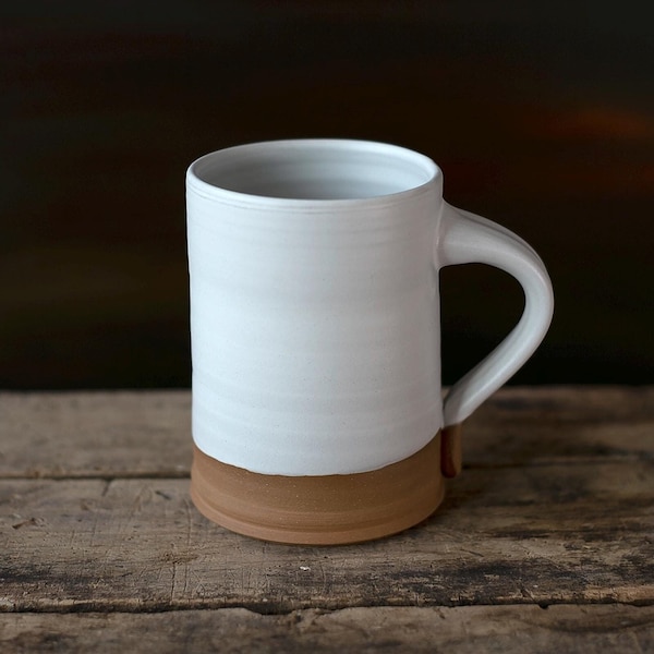 Handgemaakte keramische koffiemok | Rustiek boerderijaardewerk | Handgemaakt | Logo-aanpassing | 16-18 oz | Brouwbeker
