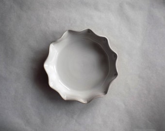 Ceramic Pie Plate | Modern Rustic Bakeware / Stoneware | Farmhouse Bakeware