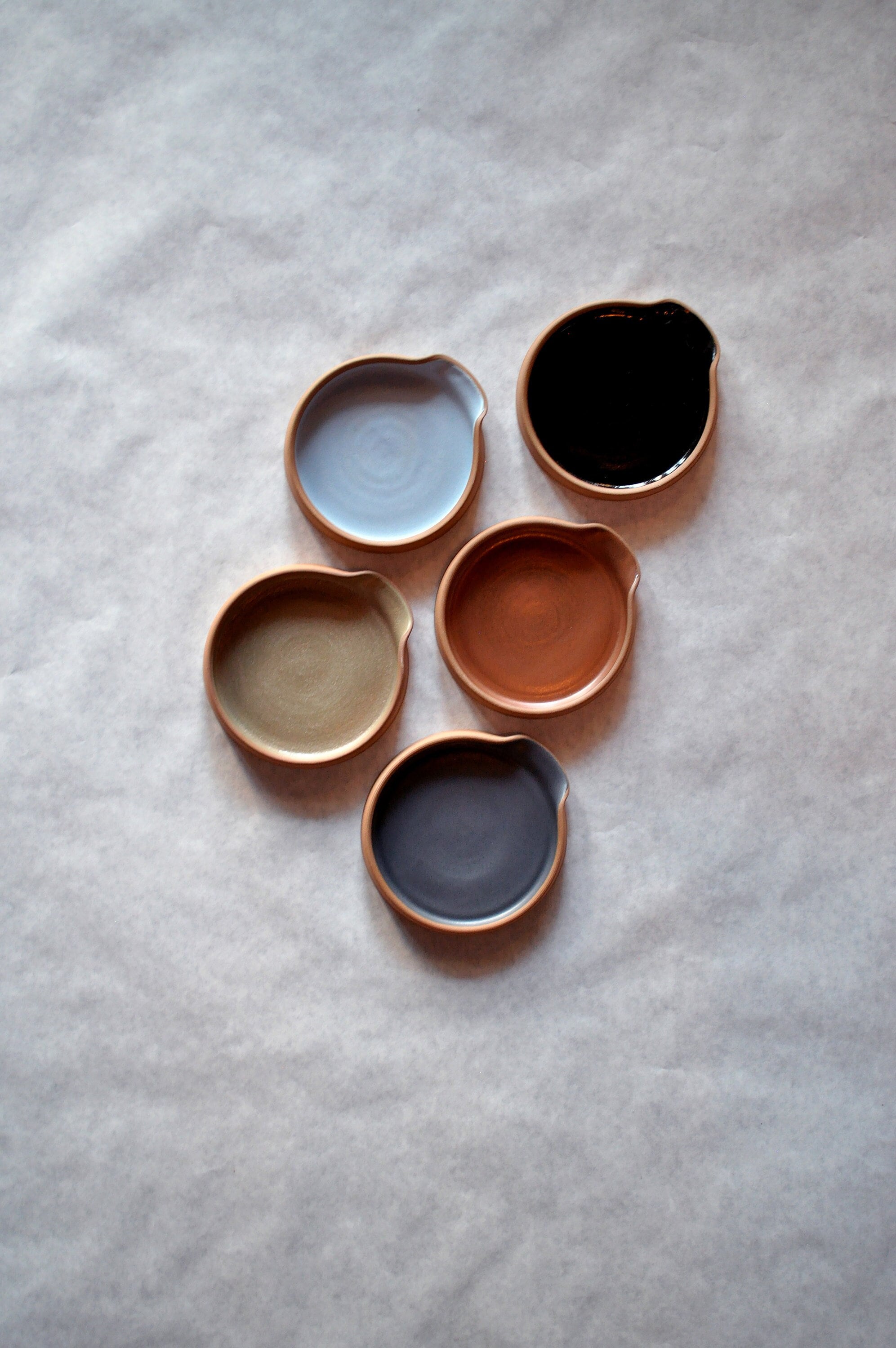 Poggia cucchiaio / Poggia cucchiaio in ceramica / Poggia cucchiaio fatto a mano / Poggia cucchiaio grigio / Poggia cucchiaio nero / Poggia cucchiaio blu / Poggia cucchiaio verde / Poggia sapone