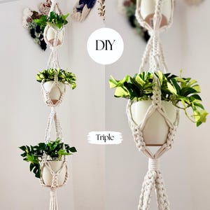 Peut inclure: Un triple porte-plante en macramé avec trois pots en céramique blancs, chacun contenant des plantes vertes. Le macramé est de couleur blanc cassé naturel. Le mot "DIY" est dans un cercle blanc, et le mot "Triple" est dans un rectangle blanc.
