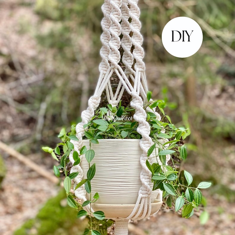 PDF pattern macrame plant hanger, half knots easy to make macramé pattern beginner, DIY macrame, step by step, how to plant hanger image 1