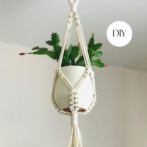 DIY macrame plant hanger, macrame pattern, macrame plant hanger pdf pattern, macrame tutorial, macrame plant hanger how to, gift idea