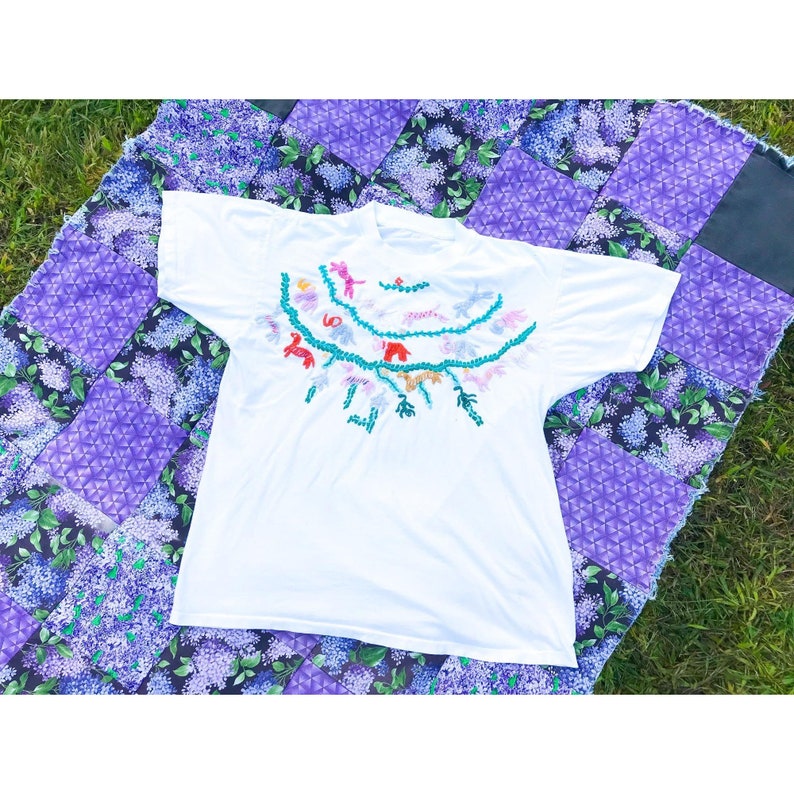 Vintage vtg embroidered animal distressed t shirt M L crop cropped 90s 80s 1990s thrashed embroidery tiger elephant
