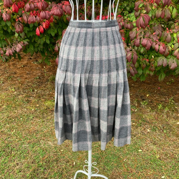 Vintage 70s Pendleton wool plaid skirt | XXS | 22 In waist | tartan made in USA grey pink academia academic