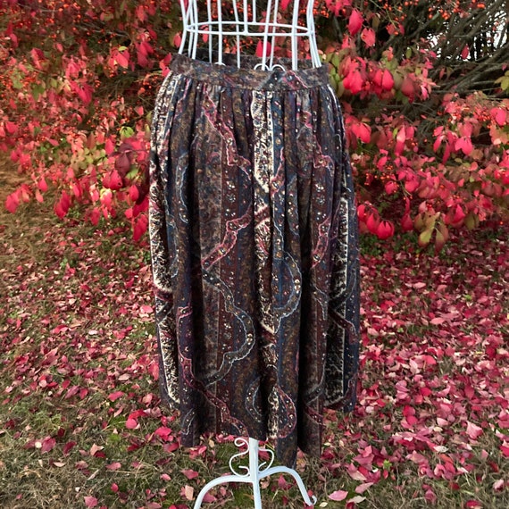 Vintage  paisley skirt wool  academia academic Ala