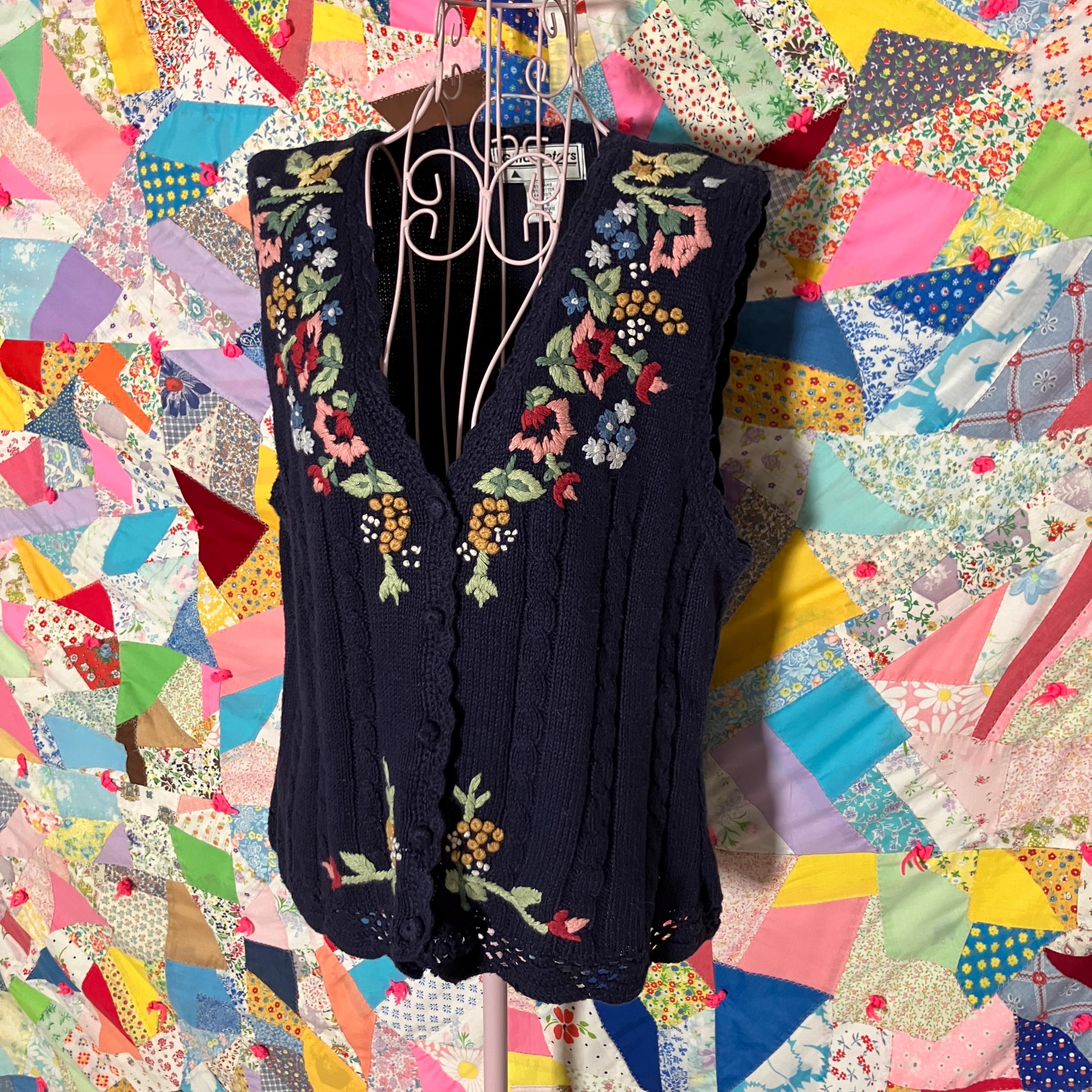 Vintage Sweater Vest Embroidered Floral Knit Top | S - M | Flowers