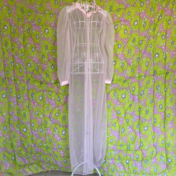 Vintage 70s pale pink mesh and lace peignoir long… - image 2