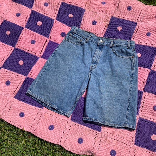 Vintage vtg levis 36”-37” waist red tab shorts high waisted rise denim jeans 90s 1990s medium wash 550 USA made