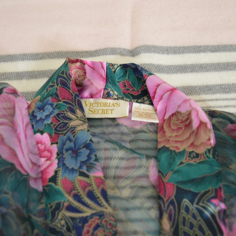 vtg M victorias secret gold tag kimono robe