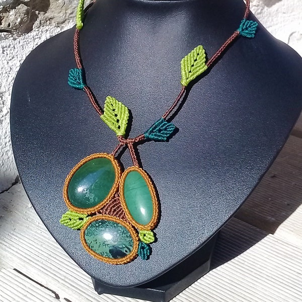 Collier en macramé avec Amazonite, Heliotrope, et Jaspe Verte