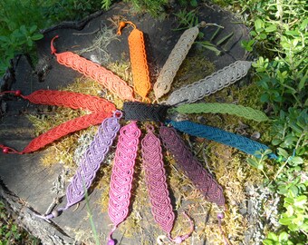 Hearts macrame bracelet