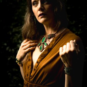 Micro-macrame and Malachite bib necklace, chic, boho, ethnic, natural