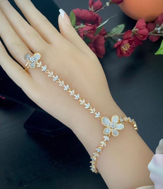 Indian Pakistani Hathphool, Gold Bridal Hand Piece Panja Adjustable Bracelet  Ring, Ring Bracelet, Antique Bracelet, Hath Phool, Hathphool - Etsy |  Antique bracelets, Bridal jewelry bracelets, Ring bracelet
