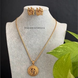 Antique Gold Ramparivar Pendant Necklace Set with Earrings