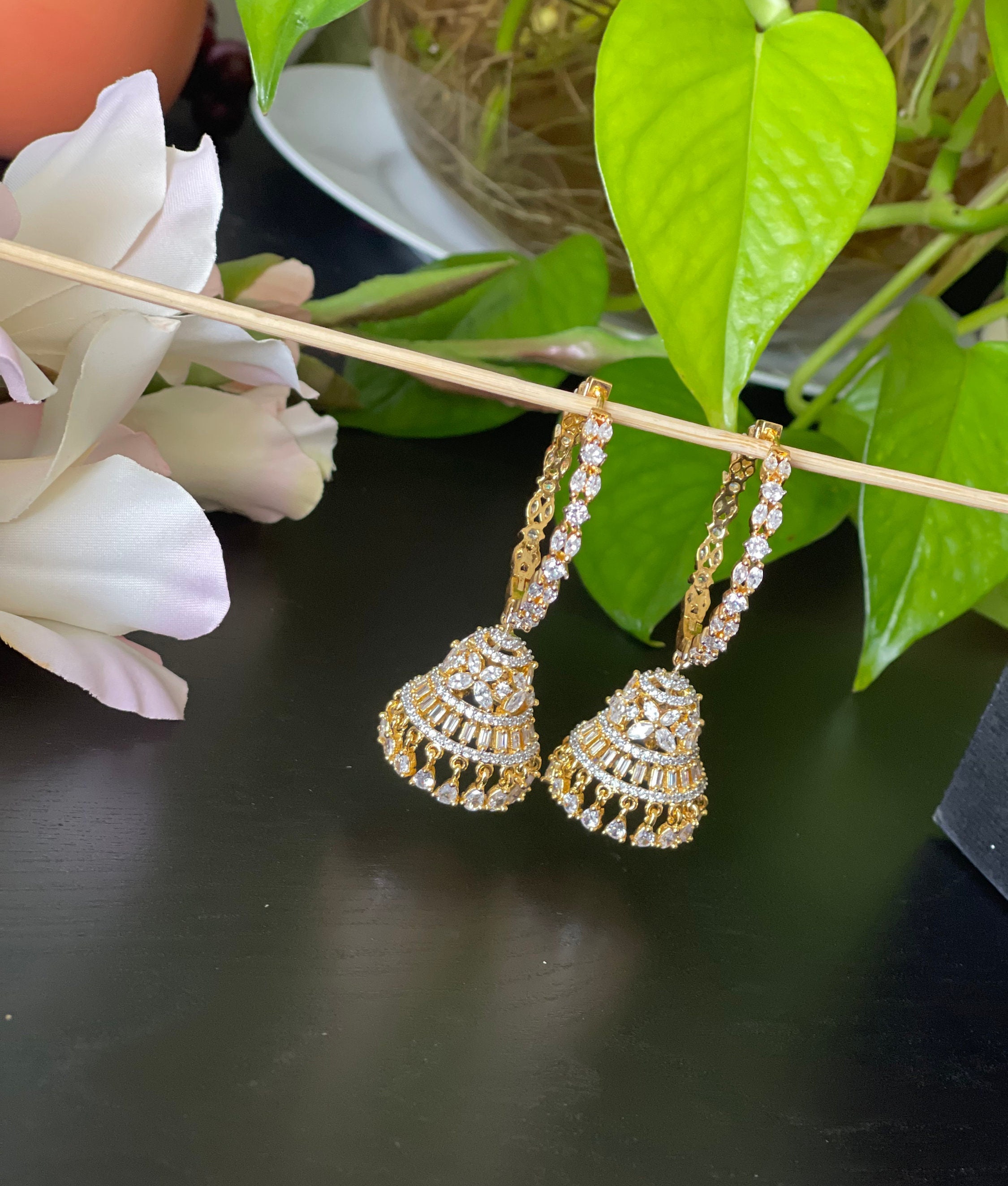 Lucentarts Jewellery Gold Plated Kundan Stone Jhumki Earrings