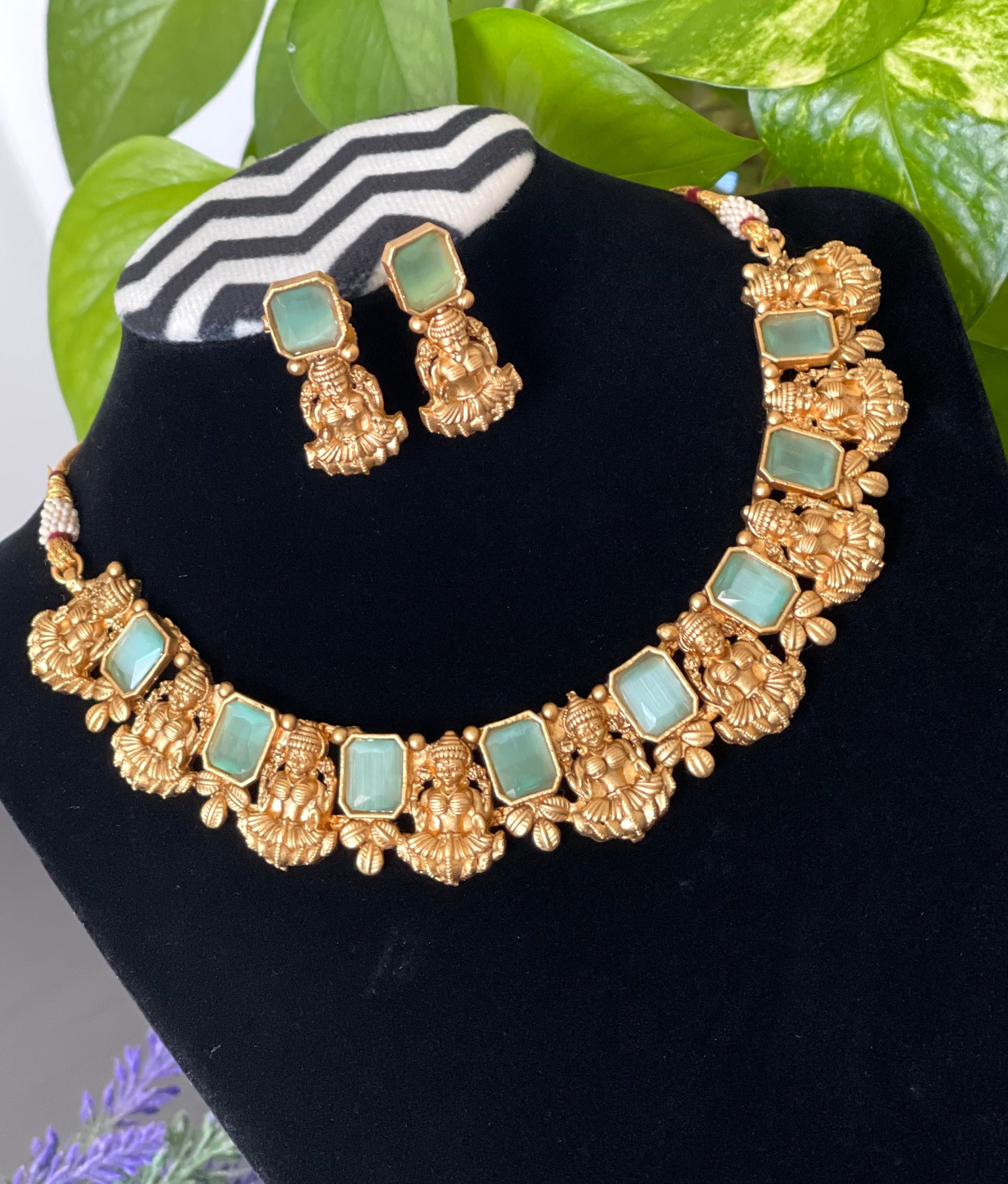 Antique Simple Matte Gold Finished 