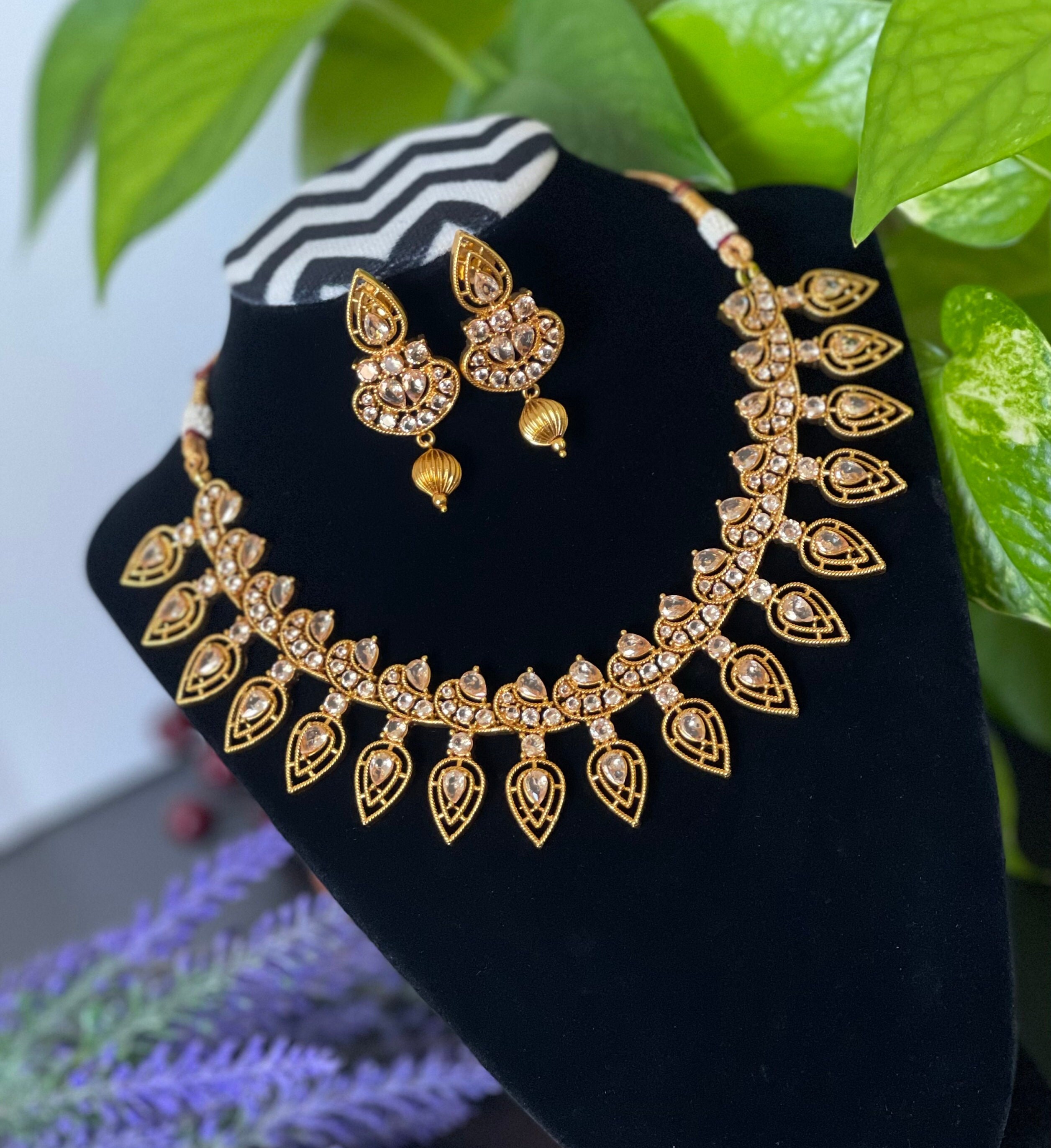 Simple Gold Finished Polki Necklace Set 