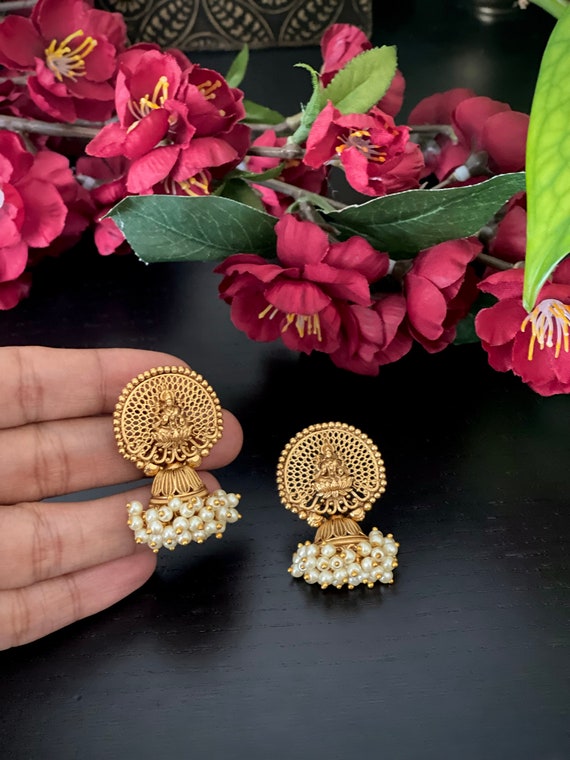 JHUMKA WITH GODDESS LAKSHMI - Navrathan