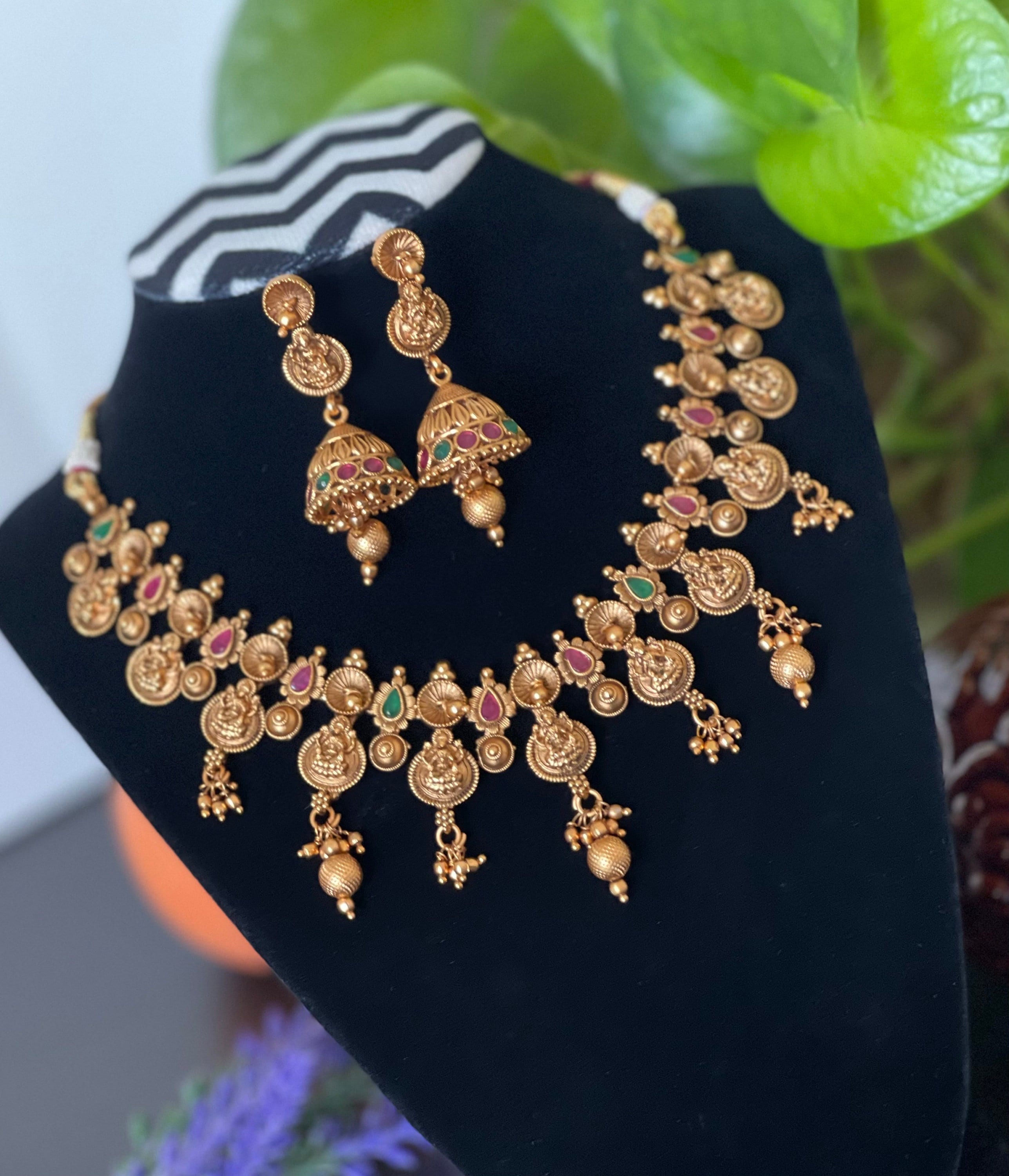Antique lakshmi jewellery set outlet