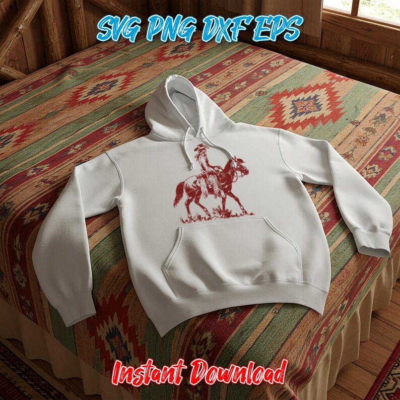 K&ouml;nnte beinhalten: Ein wei&szlig;er lang&auml;rmeliger Kapuzenpullover mit einem roten Grafikdruck einer reitenden Person auf der Vorderseite. Der Hoodie verf&uuml;gt &uuml;ber eine K&auml;ngurutasche, eine Kapuze mit Kordelzug und den Text SVG PNG DXF EPS am oberen Rand.
