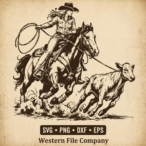 Op de afbeelding: Een donkerbruine inktillustratie op een lichtbruine achtergrond met een cowgirl op een paard die een kalf vangt met een lasso. De tekst onderaan luidt SVG &bull; PNG &bull; DXF &bull; EPS en Western File Company. De stijl is een gedetailleerde lijntekening.