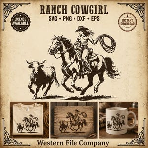 Op de afbeelding: Sepia-getinte afbeelding van een cowgirl te paard die een stier met een lasso vangt, met de tekst "RANCH COWGIRL" en "Western File Company". Het ontwerp wordt weergegeven op een t-shirt, houten plaat en koffiemok.