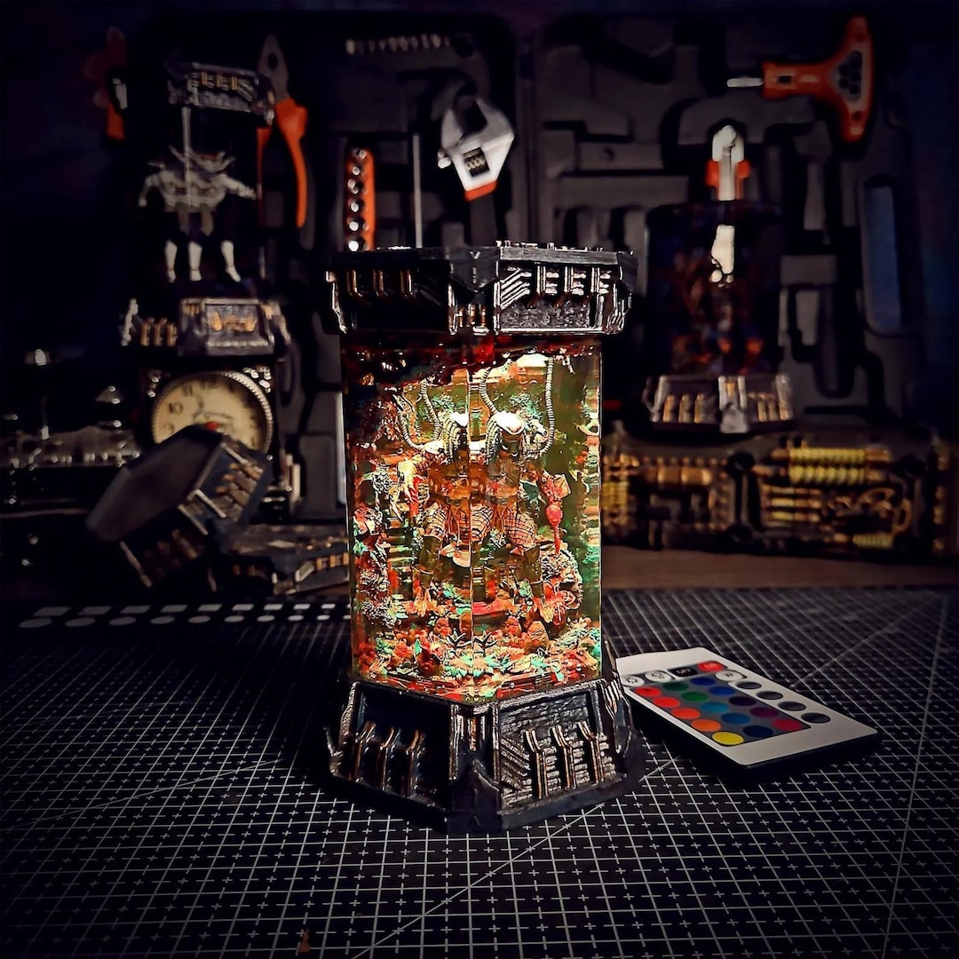 Predator Alien Space Monster Healing Chamber Resin Lamp Sci-fi ...
