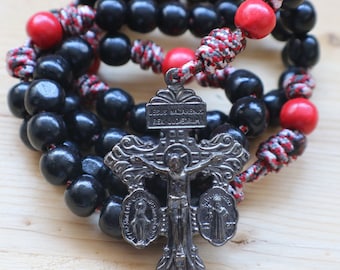 Rosary Red Camo Paracord Black Wood Beads Wearable Cross Crucifix Thorns Mary Pray Catholic Mercy Necklace Rosario