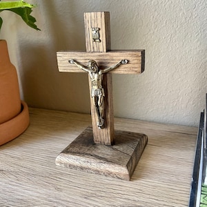 5.5" Crucifijo de pie Madera Marrón Bronce Decoración Cristo Cruz Crucifijo Misericordia Católica Cruz Hecho en EE.UU. Altar casero