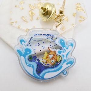 Ciondolo a forma di shaker in acrilico liquido Magikarp Fishbowl.