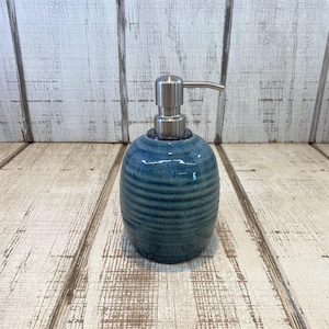 Blue Handmade Pottery Soap Pump, Stoneware, Ceramic, Lotion Dispenser, Hand Soap, Dish Soap, Soap Dispenser, Floating Blue Glaze 18oz