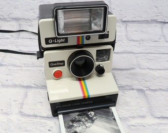 Vintage Polaroid ONE STEP White Instant SX-70 Film Land Camera with Q-Light Flash Works