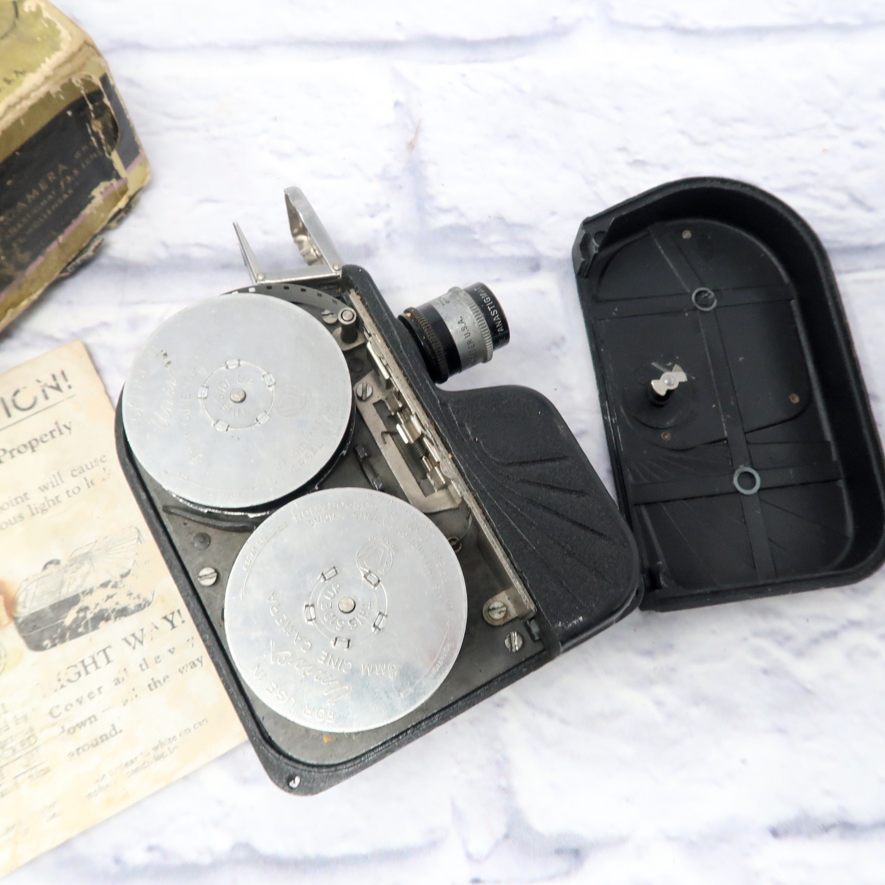 8mm Film Movie Camera UNIVEX C-8 Cine Camera Antique - Etsy 8mm Film Movie Camera UNIVEX C-8 Cine Camera Antique - Etsy