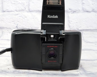 Vintage Kodak Star 935 Point & Shoot 35mm Film Camera with Popup Flash Works