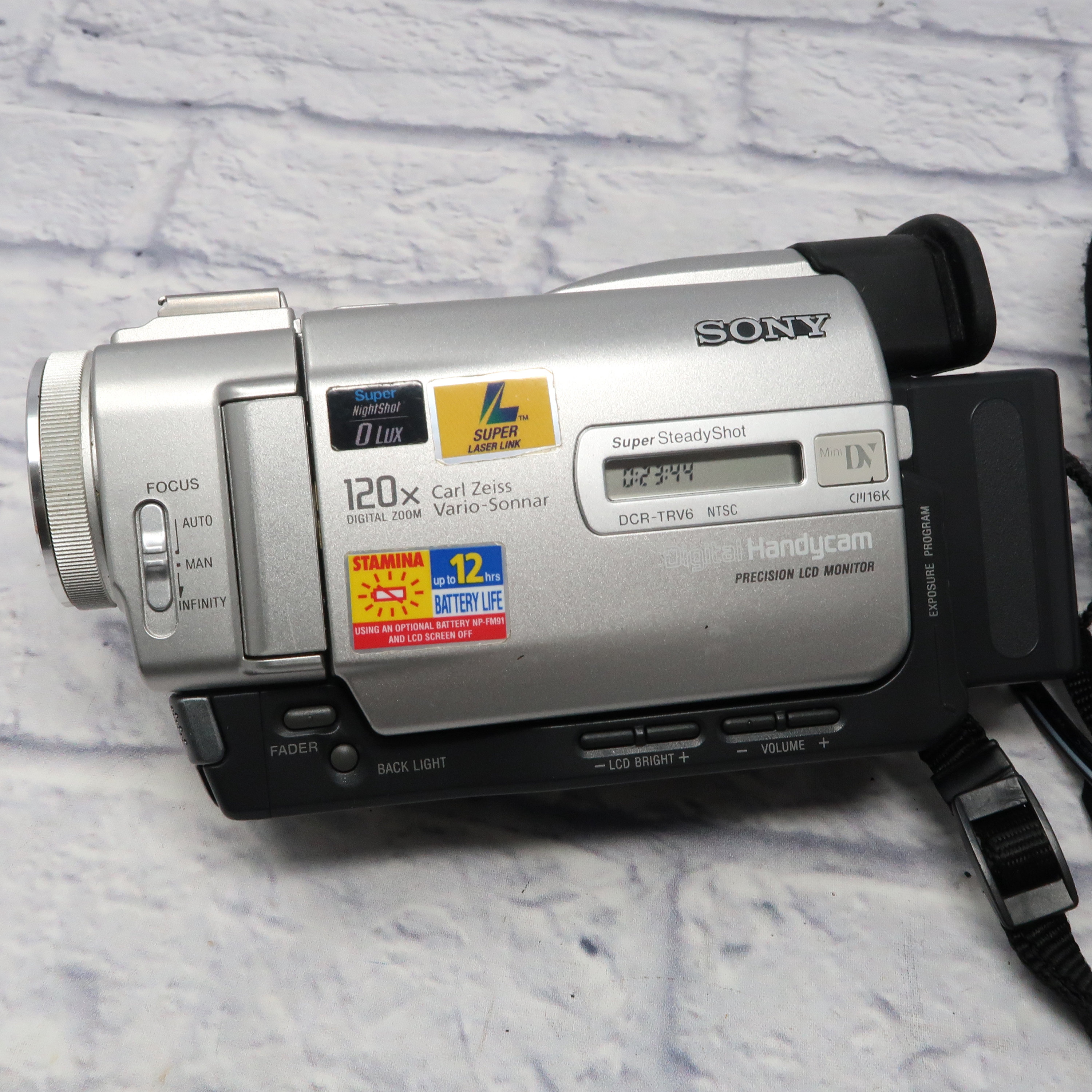 SONY DCR-TRV6 Minidv Digital Handycam Camcorder Video Camera SONY DCR-TRV6 Minidv Digital Handycam Camcorder Video Camera