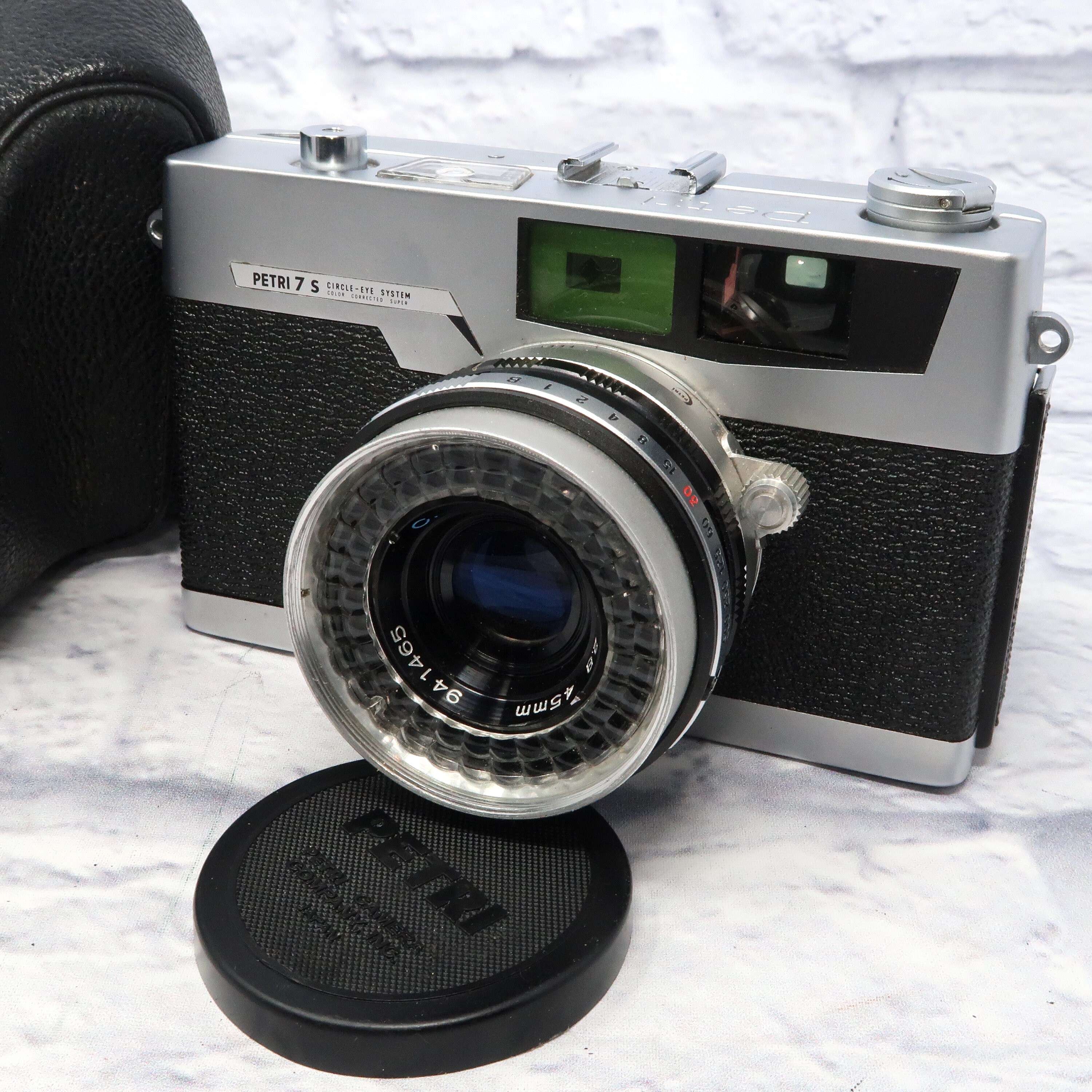 Vintage PETRI S 35mm Film Rangefinder Camera With 45mm Lens