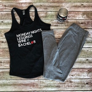 Bachelor Racerback Tank mit Rose Akzent