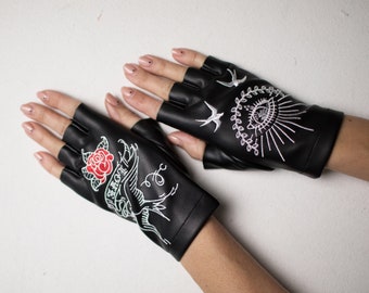 Bestickte fingerlose Handschuhe aus Veganem Leder | Schwarze Biker Handschuhe