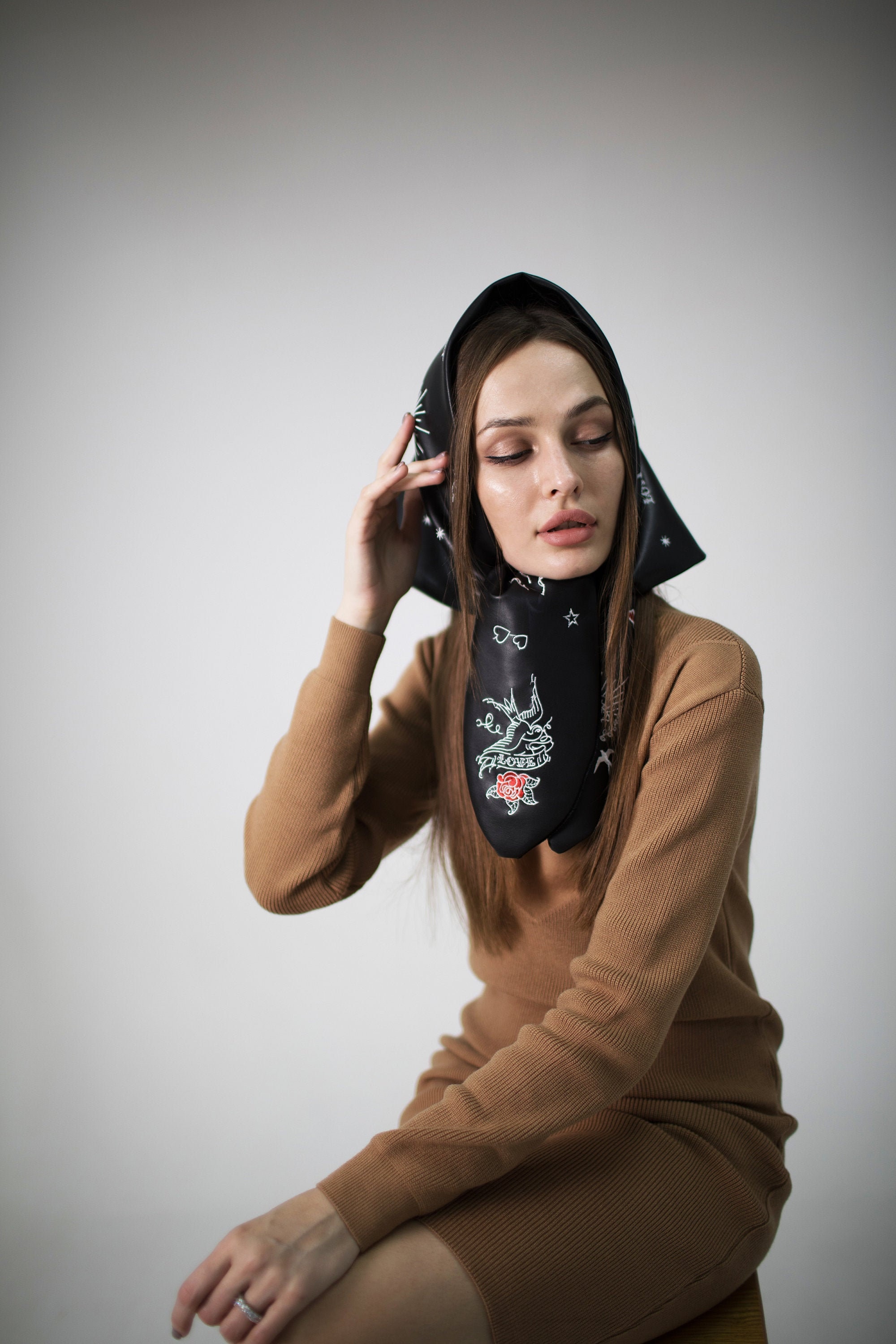 Sugri Butterfly Babushka バブーシュカ black Butterfly